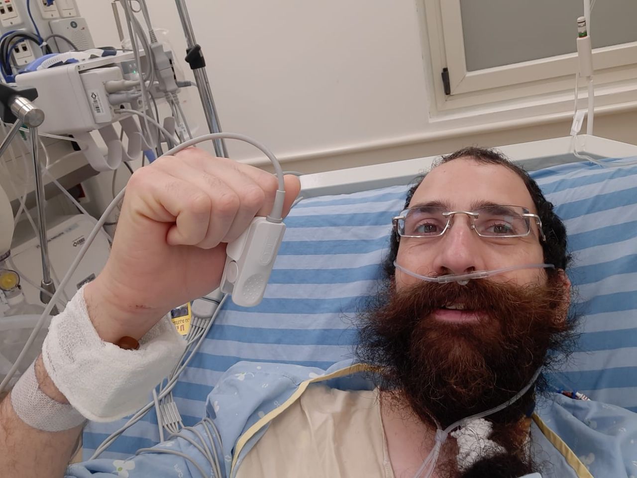 "אין לי מושג איך שרדת" אמר הרופא עם יד על הלב "זה לא אנושי"